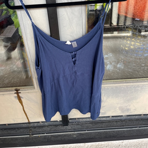 BLUE TOP - Picture 2 of 2